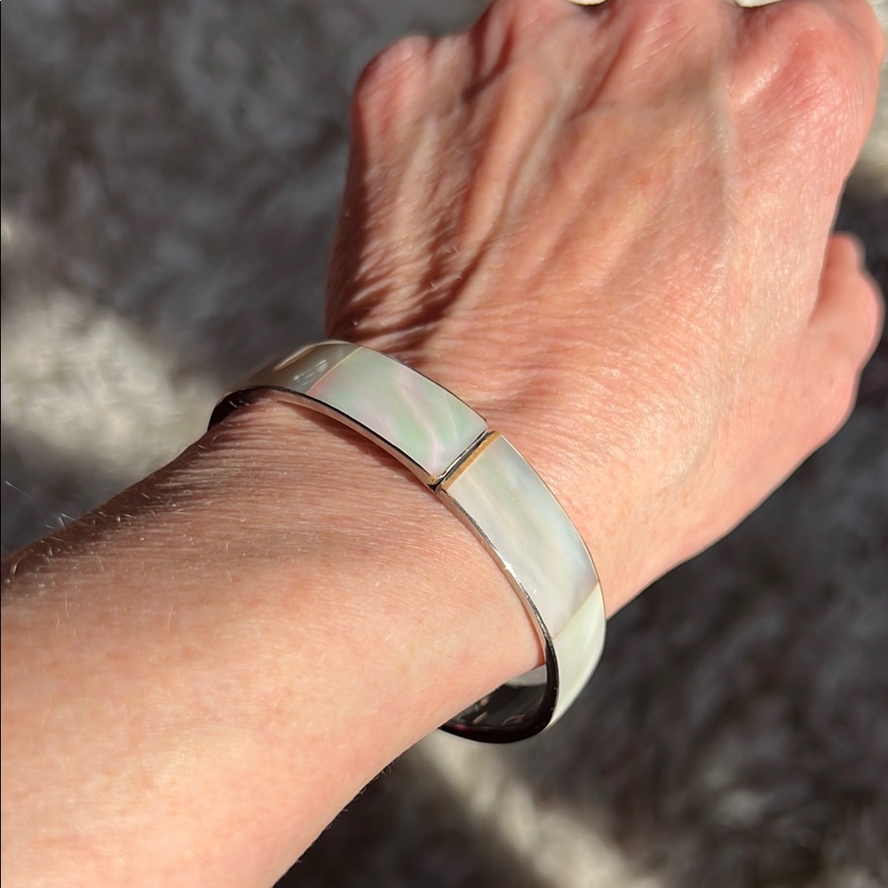 Vintage milky mother of pearl, silver tone clasp bracelet